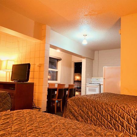 Red Carpet Inn&Suites YYC Buitenkant foto